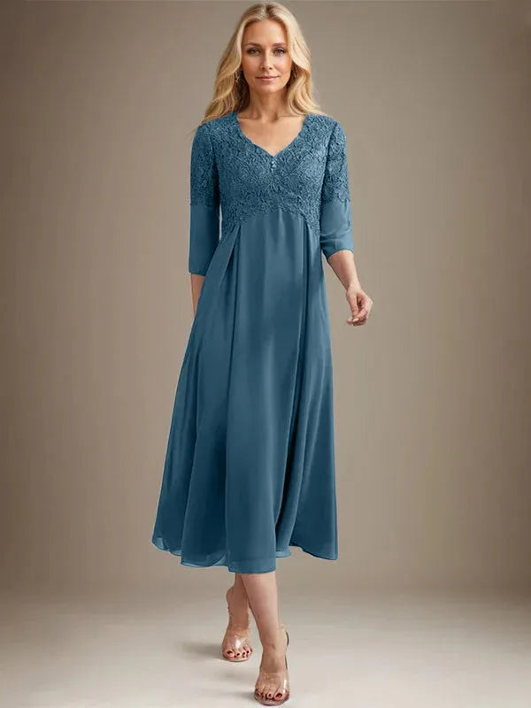 Vestido línea A con escote en V, largo hasta el té, de gasa y encaje para madre de la novia con pedrería