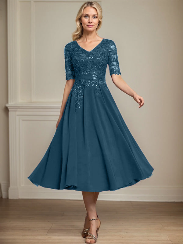 Robe de mère de la mariée en dentelle et chiffon longueur thé, ligne A, col en V avec sequins