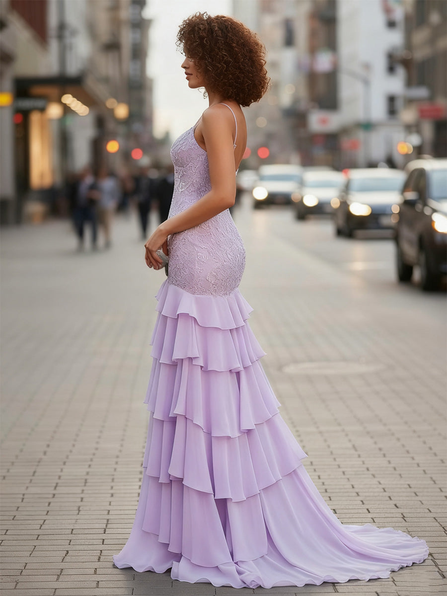 Vestido de baile de chiffon com decote em V, aplicações de renda e cauda varrida com fenda