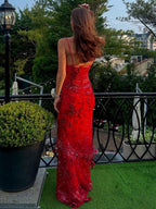Vestido largo de fiesta con escote en V y capas con abalorios