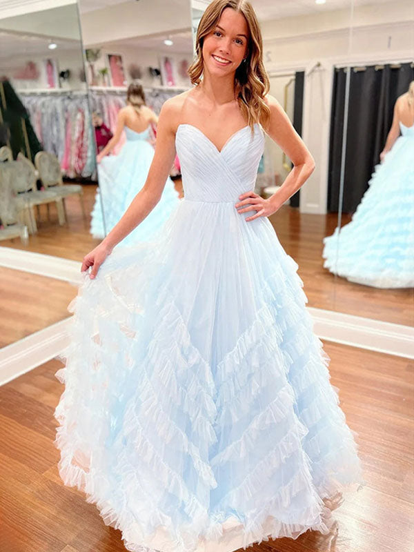 Vestido largo de graduación sin tirantes, de tul con volantes y estilo caprichoso