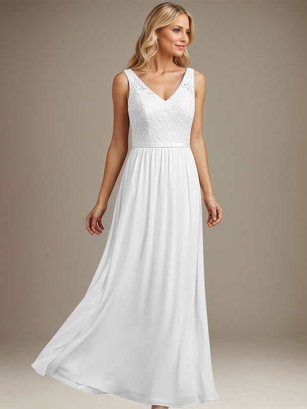Abito da madre della sposa in chiffon e pizzo blu polvere a linea A, scollo a V e lunghezza fino a terra