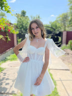 Robe courte évasée cœur de retour à la maison