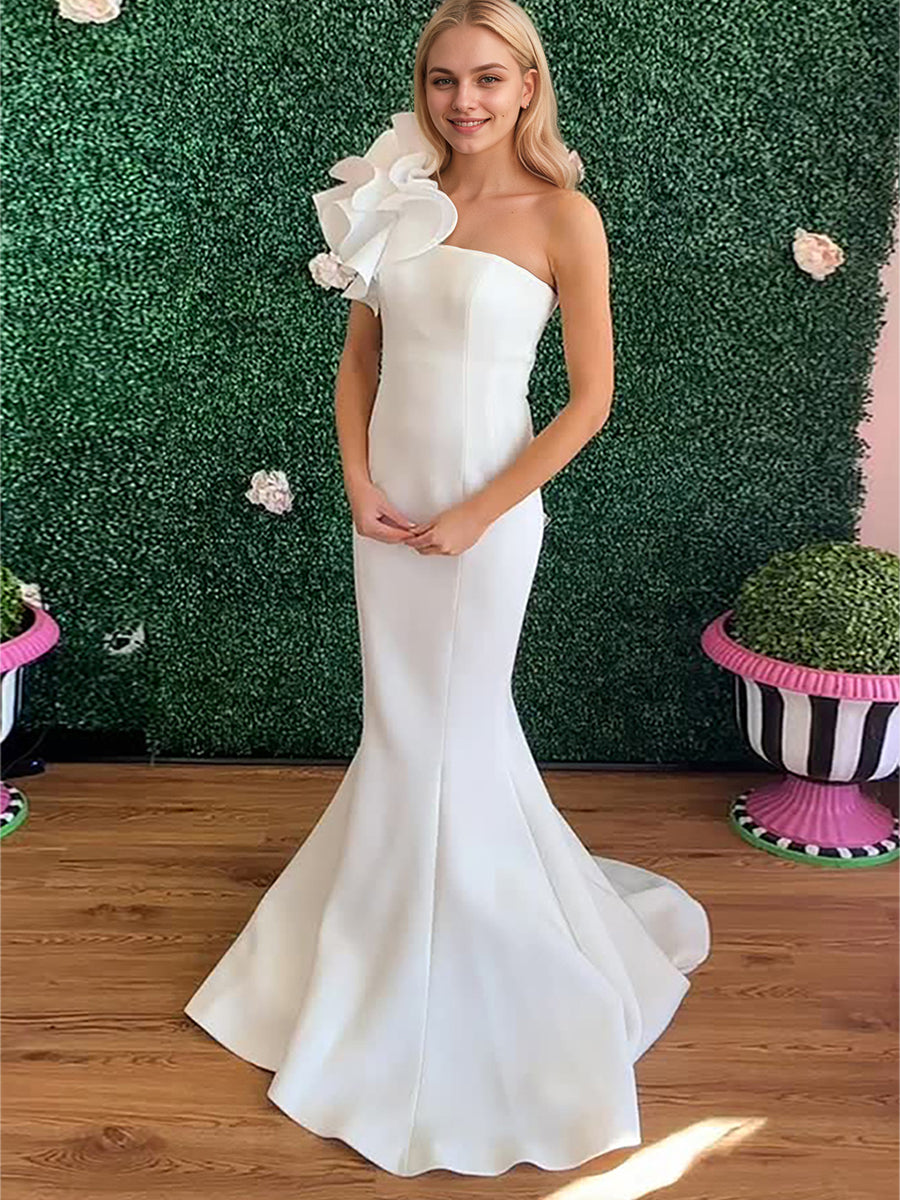 Vestido de graduación sirena blanco con un hombro y tirante con volante escultórico