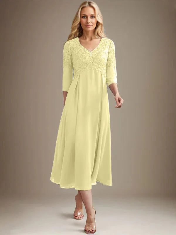Vestido línea A con escote en V, largo hasta el té, de gasa y encaje para madre de la novia con pedrería