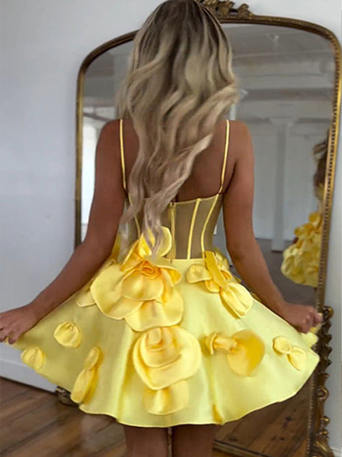 Robe courte de bal verte à bretelles spaghetti, satin à motif floral, coupe évasée
