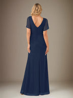 Abito lungo a tubino/colonna in chiffon blu scuro con scollo a V e maniche corte