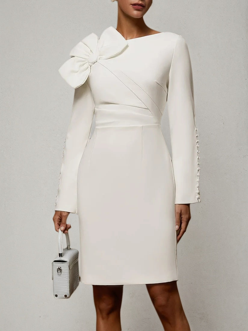 Vestido midi blanco ajustado con mangas largas y lazo