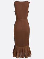 Vestido midi marrón clásico sirena sin mangas con cuello barco y abertura plisada