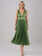 Olivgrünes A-Linien-Satin-Kleid mit V-Ausschnitt, ärmellos, tea-length