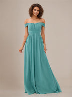 Vestido de dama de honra azul água em chiffon, modelo A-line, ombro a ombro, sem mangas e comprimento até o chão