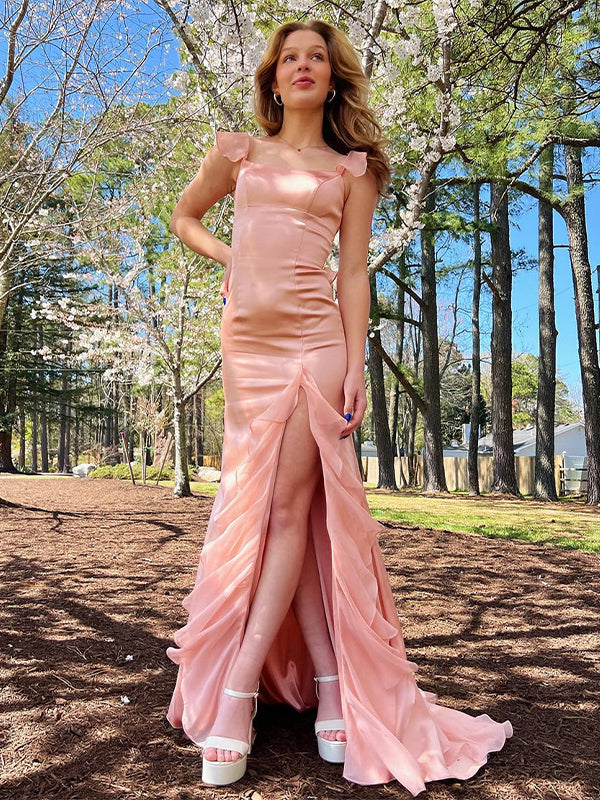 Vestido longo de formatura sereia rosa claro com alças finas de chiffon e babados