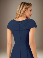 Vestido longo azul marinho escuro em chiffon, decote em V e mangas curtas