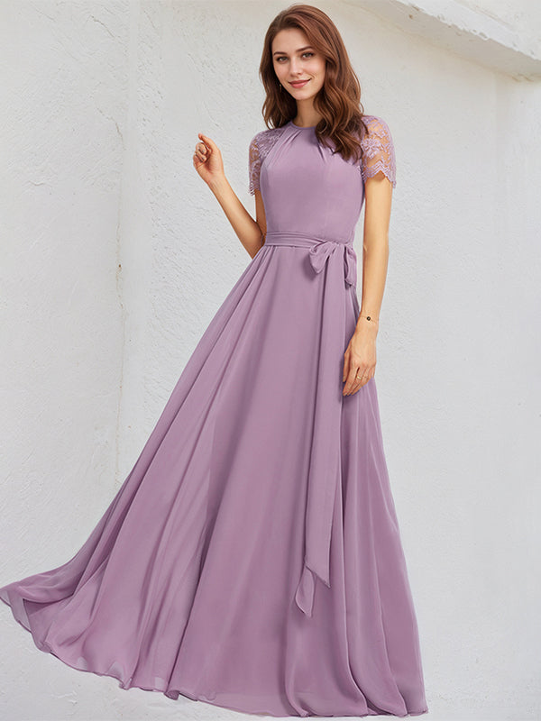 Abito da damigella a linea A color glicine con scollo rotondo, pizzo e chiffon, lunghezza fino al pavimento