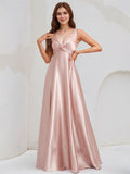Vestido de madrinha longo em cetim rosa empoeirado, corte A, decote em V, sem mangas