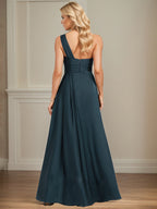 Robe longue demoiselle d'honneur en satin bleu marine foncé, ligne A, une épaule, avec volants