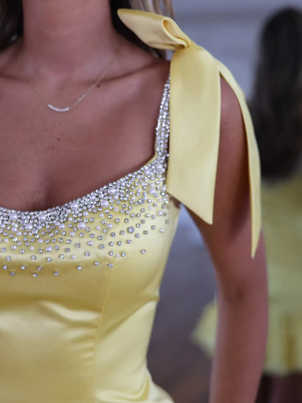 Scoop Neck Rhinestone Corset Short Homecoming Dresses with Bow Straps and Tiered Skirt