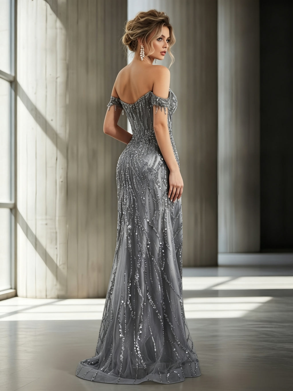 Vestido de Festa Ombros à Mostra com Corpete Bordado e Fenda Alta